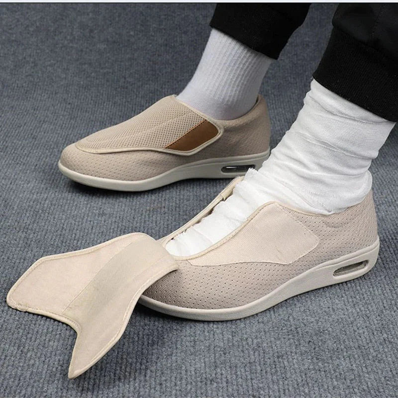 Chloe Stretch No-Tie Wide Schuhe mit verstellbarem Verschluss - Beige